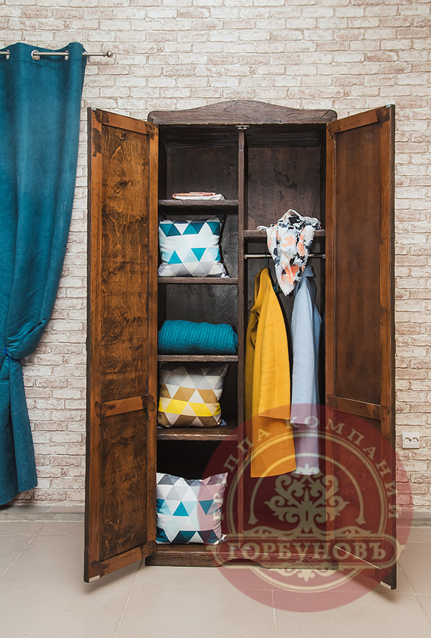 Шкаф под старину